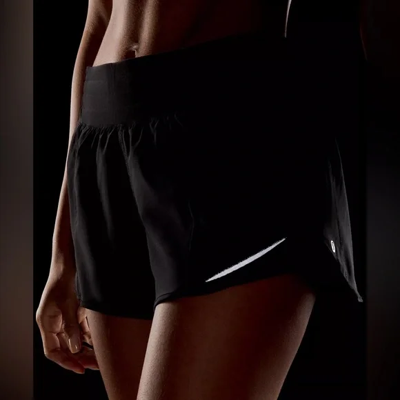 LULULEMON X PELOTON Hotty Hot Short LR - Picture 2 of 10